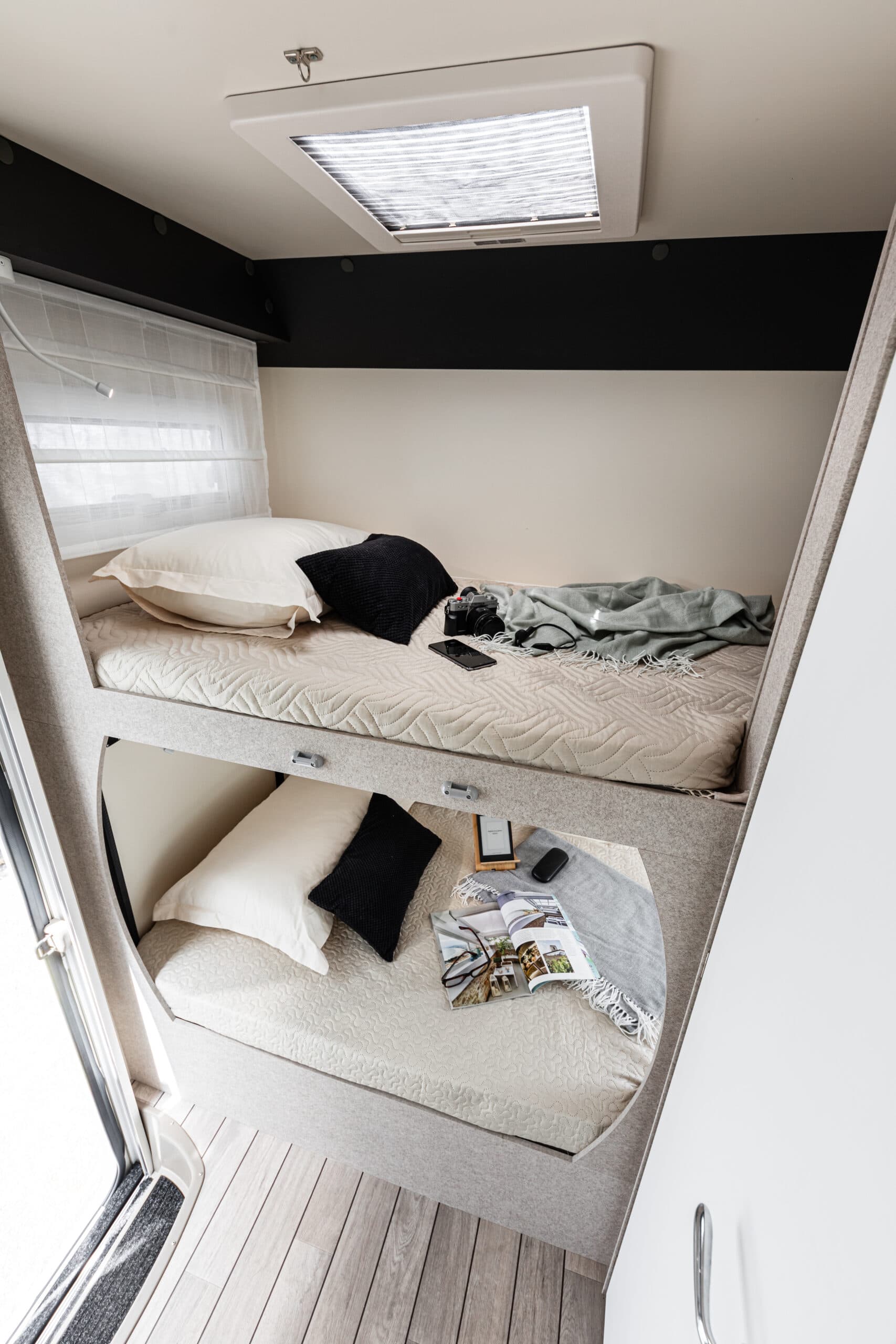 McLouis Glamys 322/2 2026 7-Person Family Motorhome Estonia - at Tabasalu alevik · Harju County from 115 € / day - Picture 3