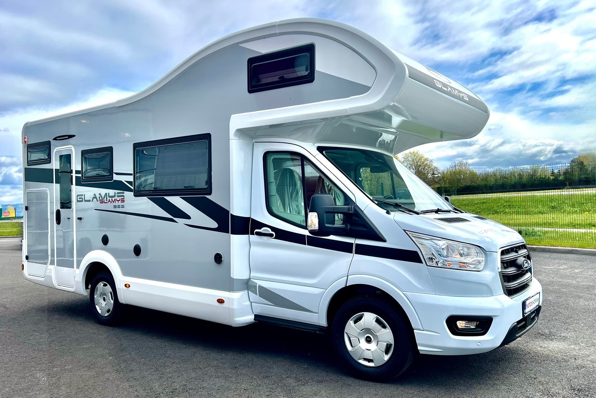 McLouis Glamys 322/2 2026 7-Person Family Motorhome Estonia - at Tabasalu alevik · Harju County from 115 € / day - Picture 1