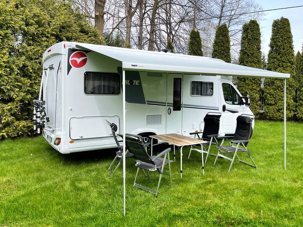 Prestige PILOTE P726 - at Złotokłos · powiat piaseczyński from €136 / day (590 zł) - Picture 1