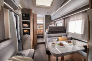 Adria Coral XL Axess 600 DP - at Złotokłos · powiat piaseczyński from €136 / day (590 zł) - Picture 4