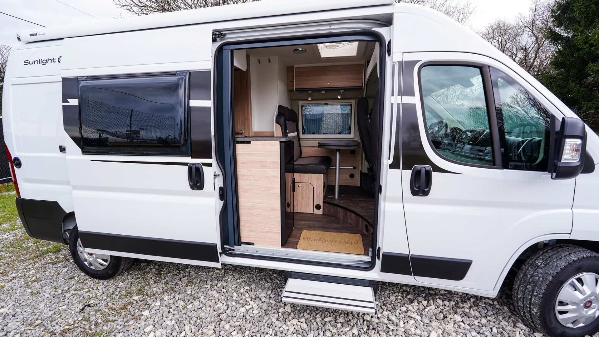 Sunlight Cliff 601 Campervan Rental Warsaw - 4 Berth Manual - at Złotokłos · powiat piaseczyński from €113 / day (490 zł) - Picture 2