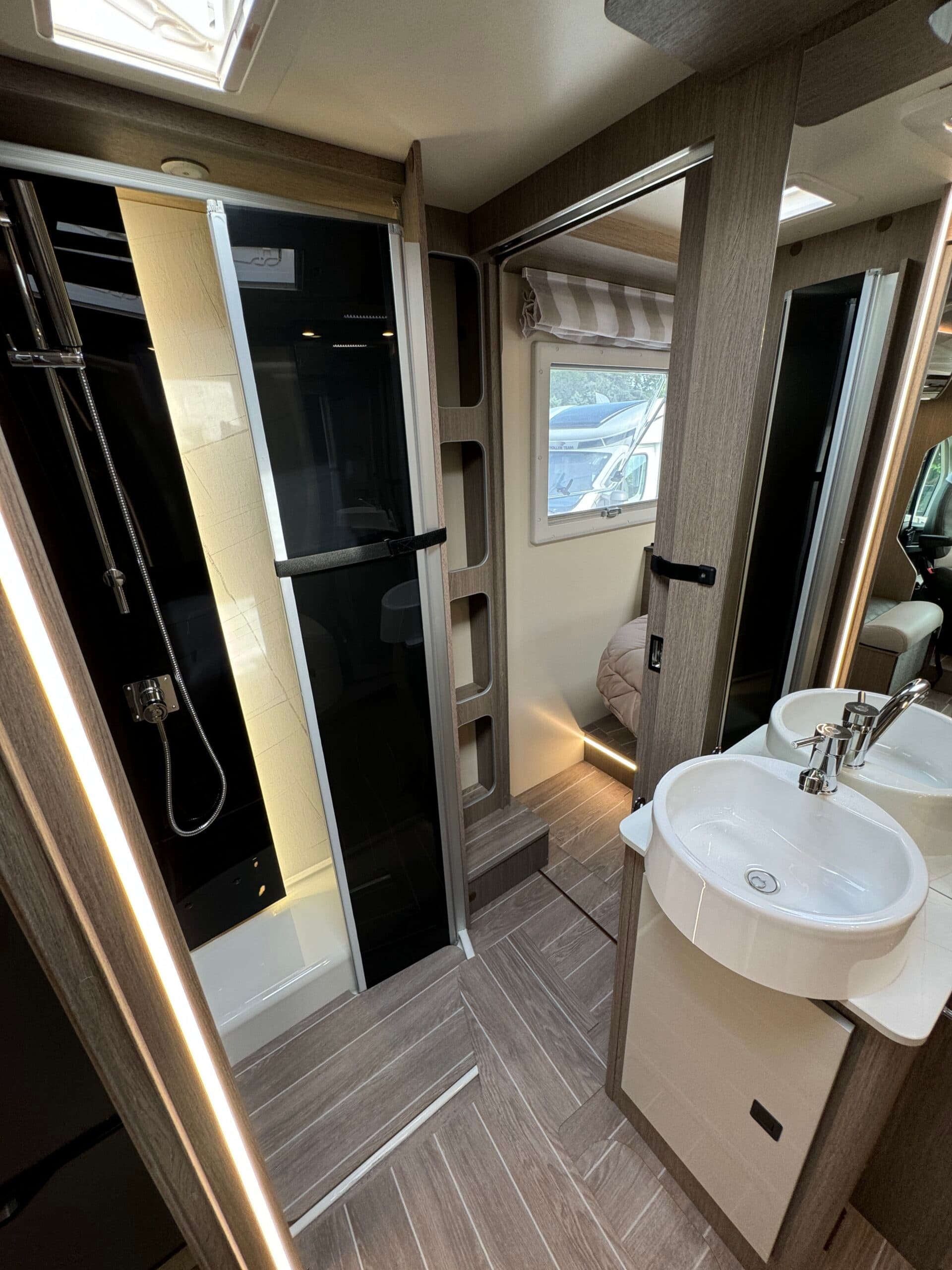 2026 Roller Team Zefiro 266 TL Auto Motorhome Rental Estonia - at Tabasalu alevik · Harju County from 115 € / day - Picture 5