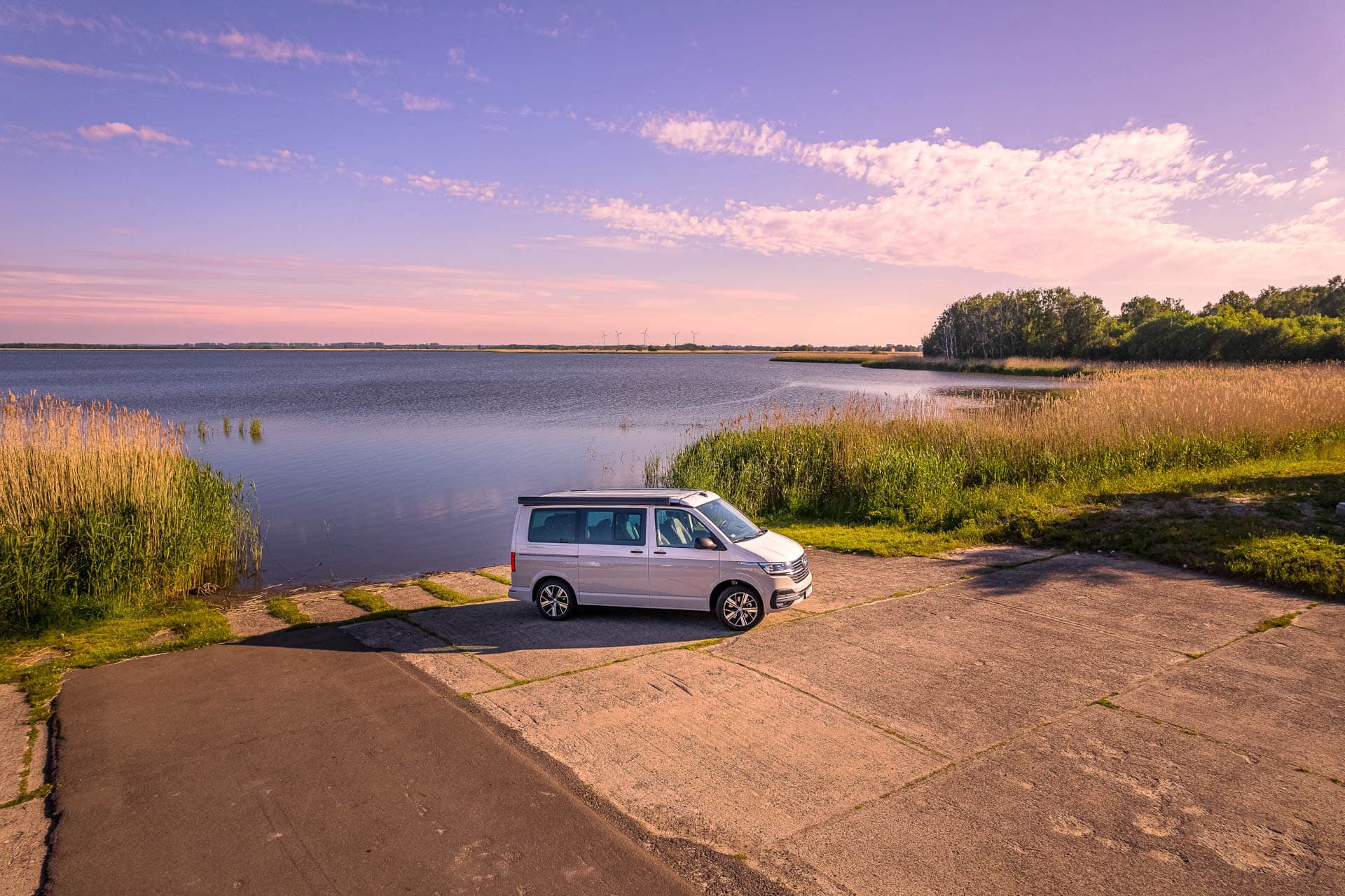 VW California 6.1 Beach Tour Campervan Rental Poland - at Regenwalde · powiat łobeski from €115 / day (500 zł) - Picture 3