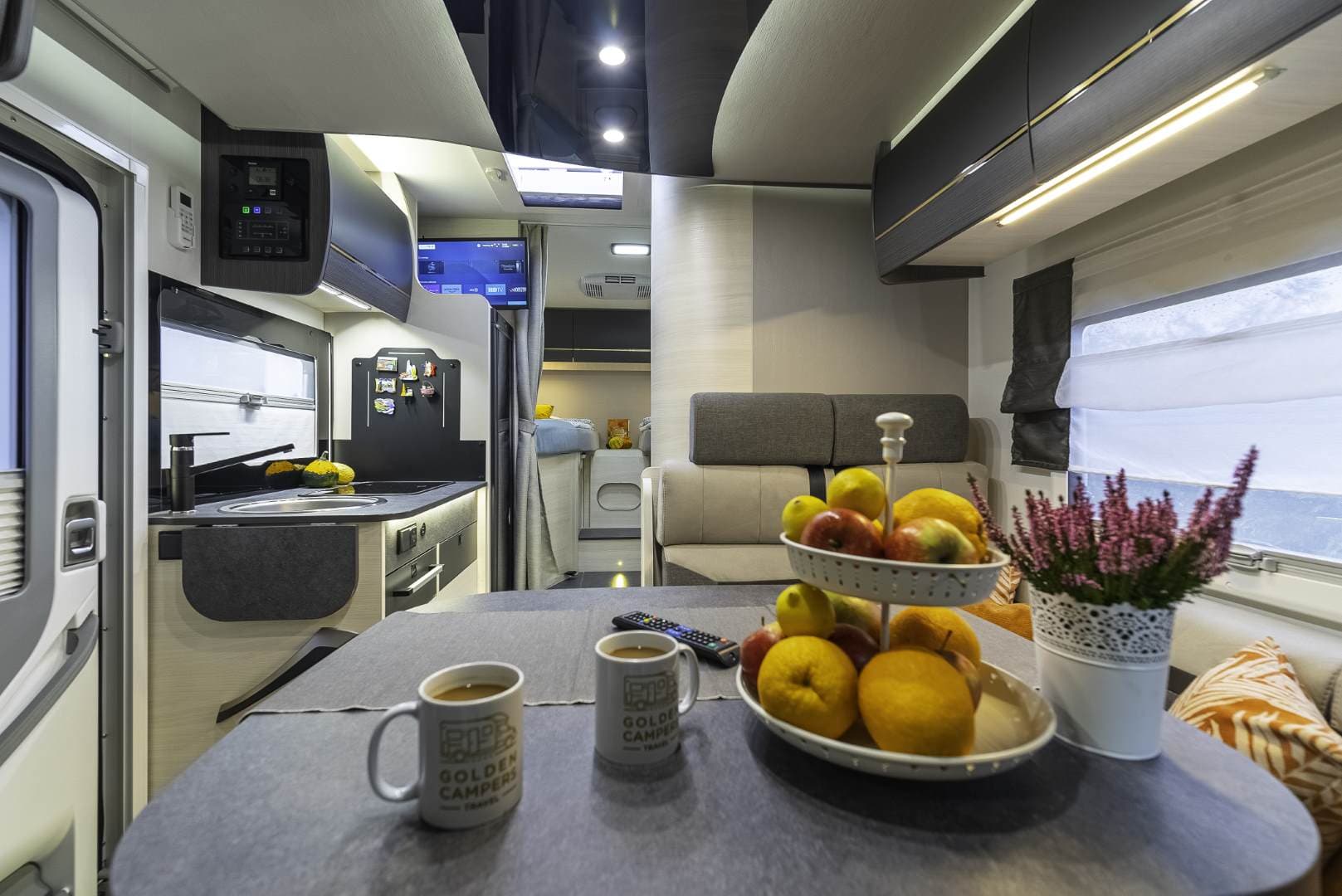 Ford Chausson 627GA Titanium Premium 2022 Rental Poland - at Regenwalde · powiat łobeski from €184 / day (800 zł) - Picture 4