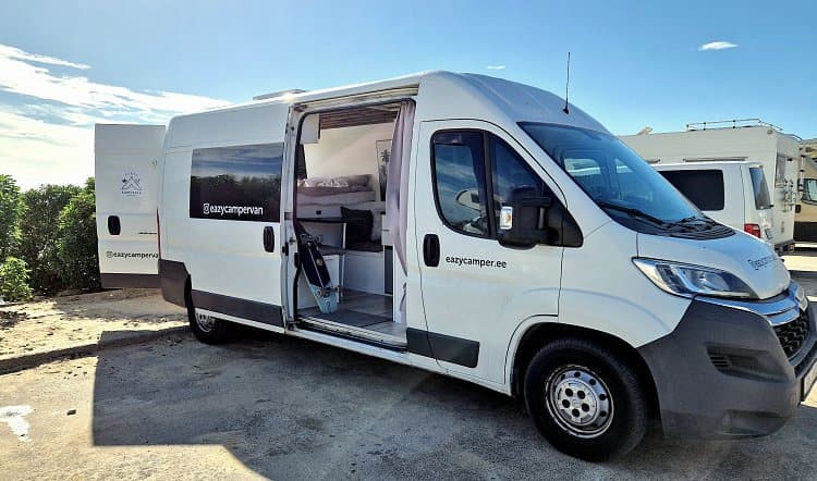 EAZY GRANDE — Camper listing photo